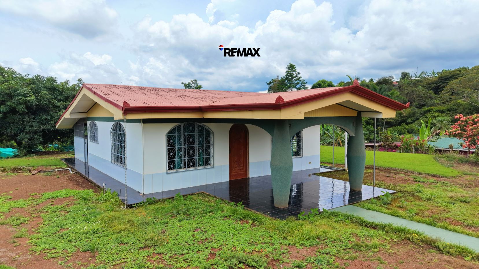 Flat 1,000 m² Lot with House for Sale – Pueblo Nuevo de Cajón