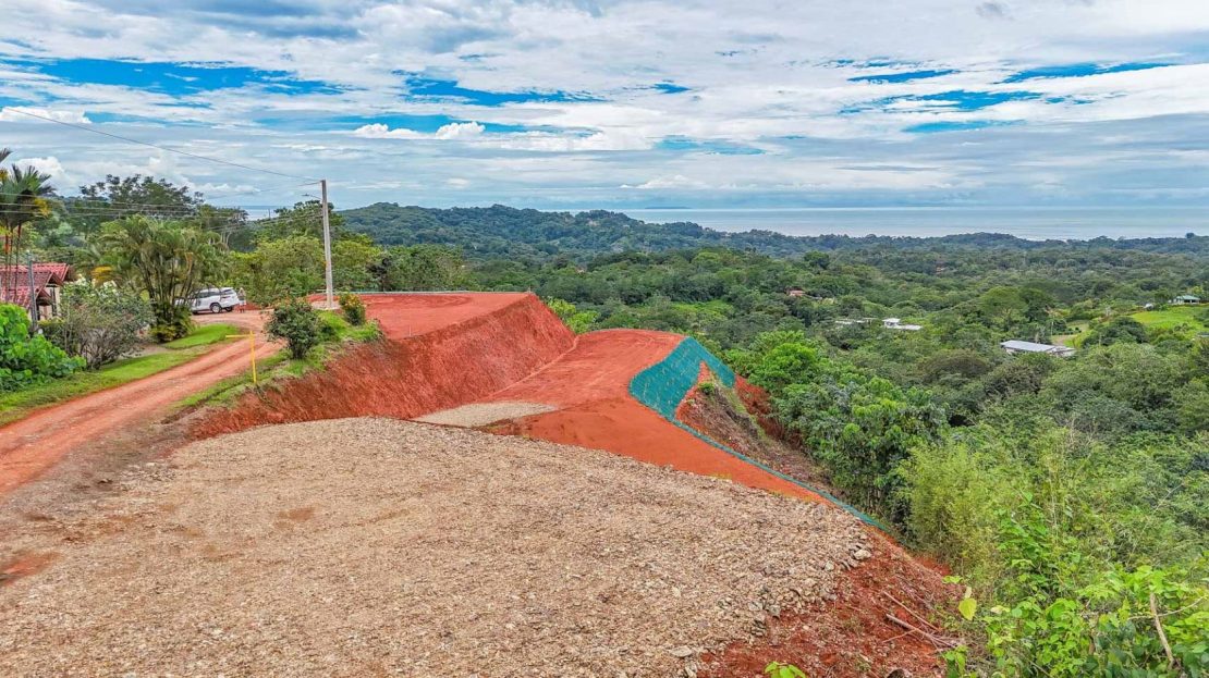 Excellent Development Opportunity: A 1.14 Acre Ocean-View Lot in Ojochal