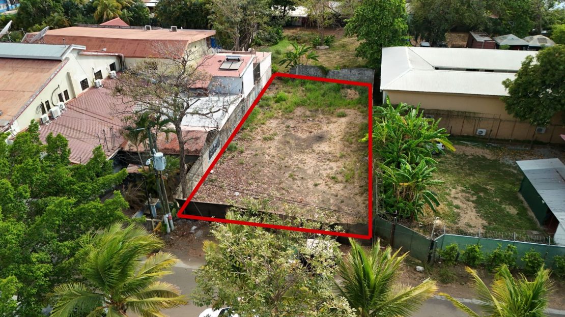 Beachside Lot – 10m to the Sand | Playas del Coco