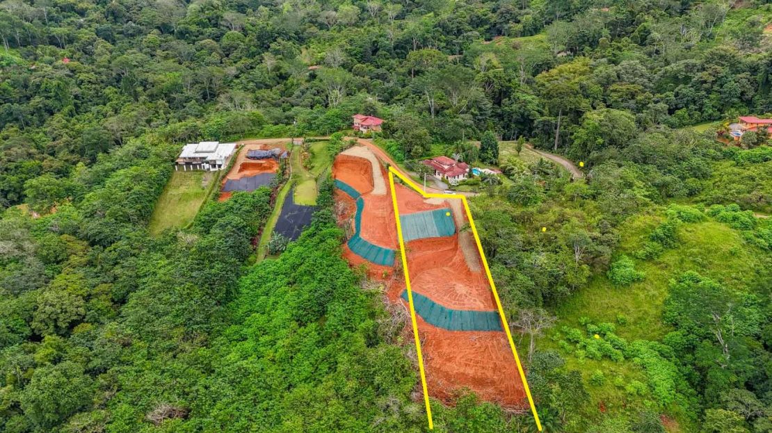 Excellent Development Opportunity: A 0.73 Acre Ocean-View Lot in Ojochal