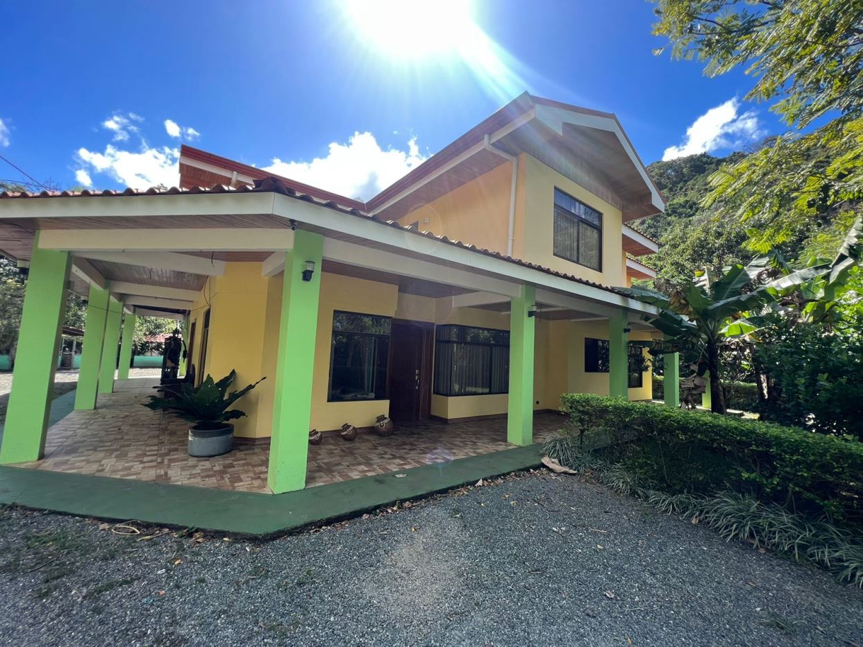Venta in Acosta. Large house in the mountains. 4 rooms, pool MM