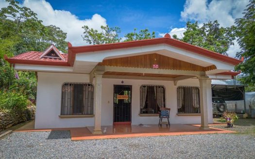 Charming House for Sale in La Palma with Greenhouse.