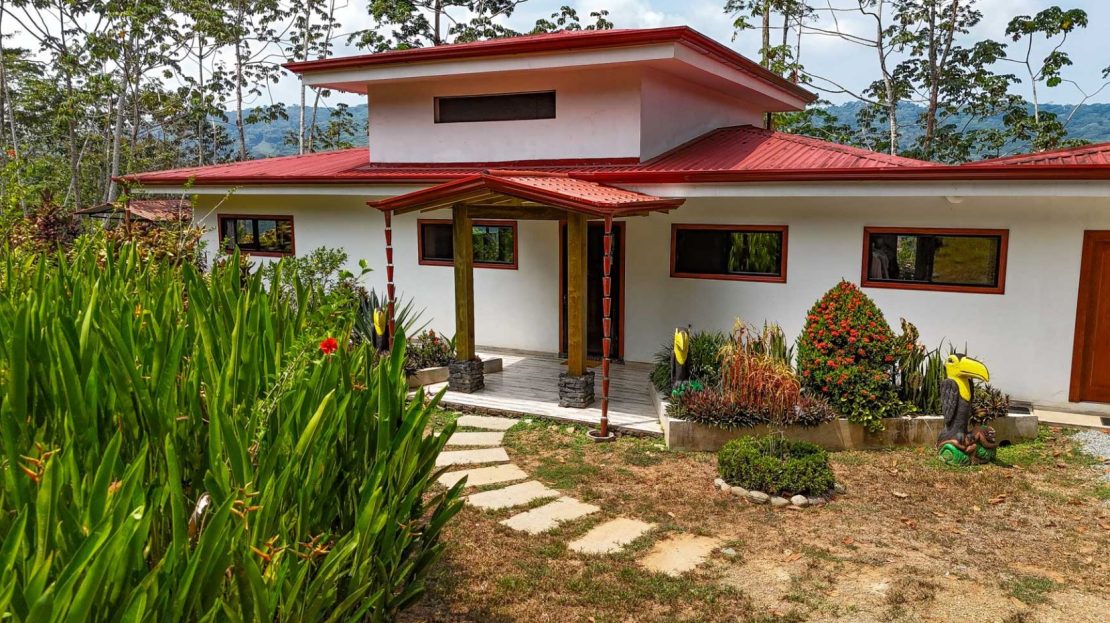 draped in spectacular & serene mountain jungle surrounds