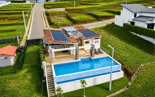 Lot for Sale in Exclusive Terranova Condominium