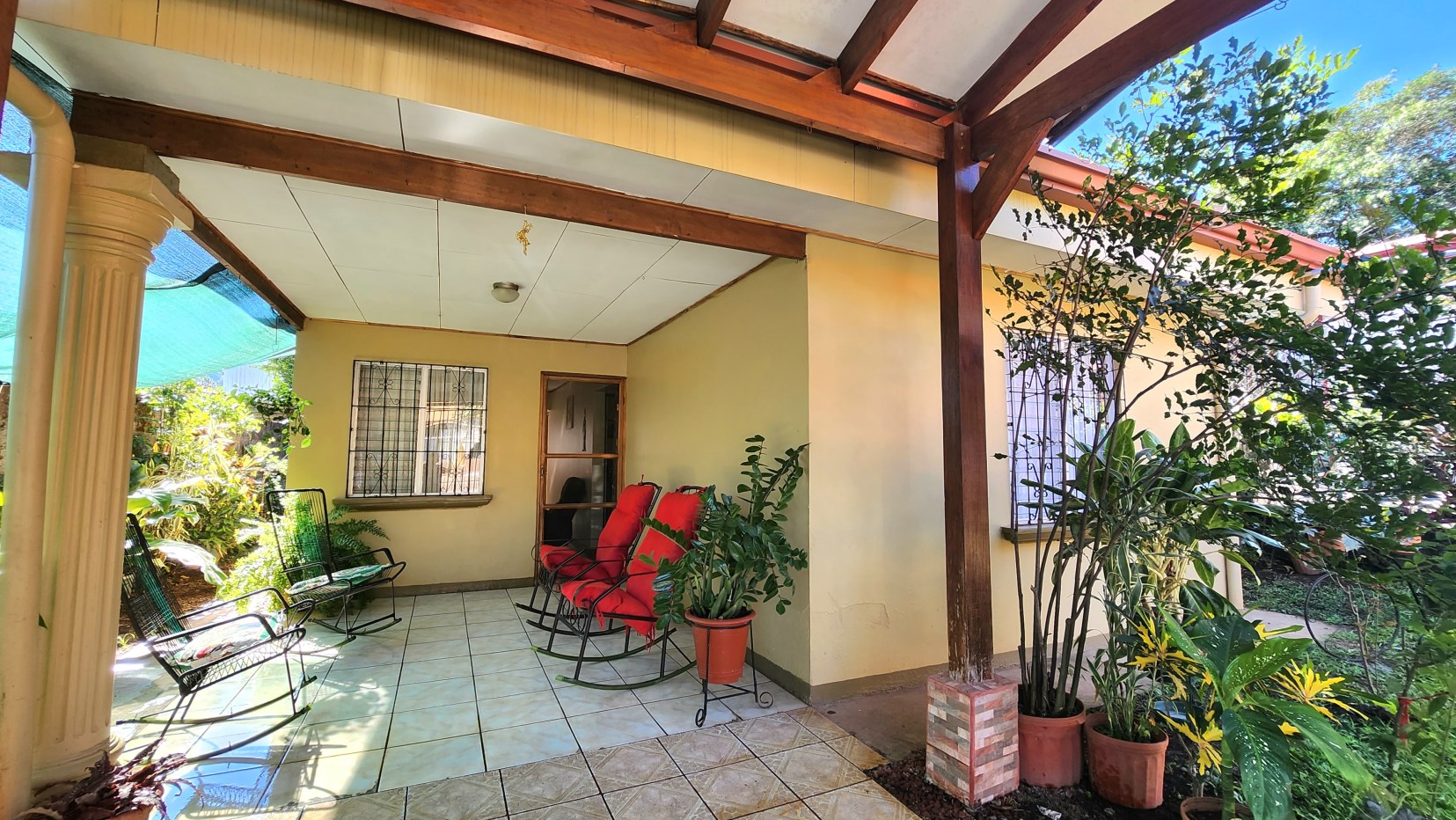 Furnished tico style home close to downtown