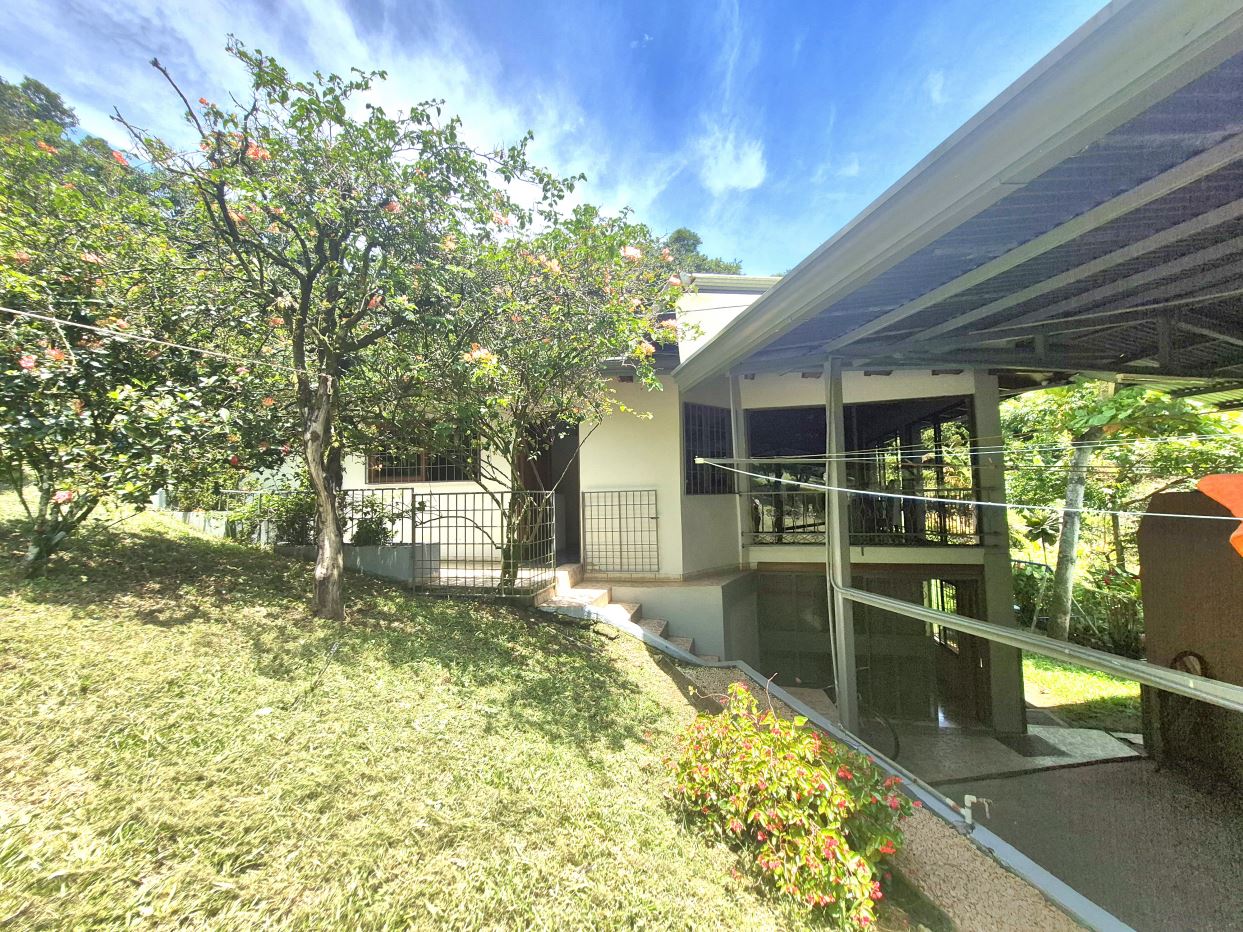 Spacious 3-Bedroom Furnished Home with Garden Views for Rent in Atenas