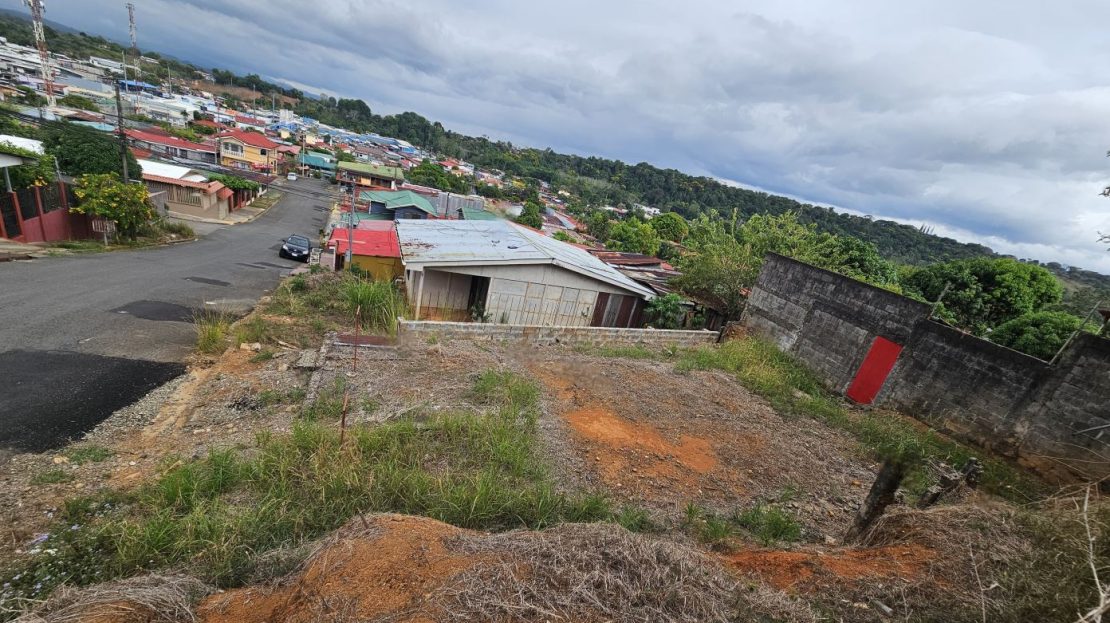 140M² PRIME LOT IN SAN ISIDRO