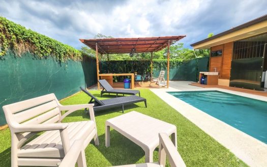 Property for sale in La Fortuna Costa Rica near downtown with private pool and river access – real estate investment opportunity $229500