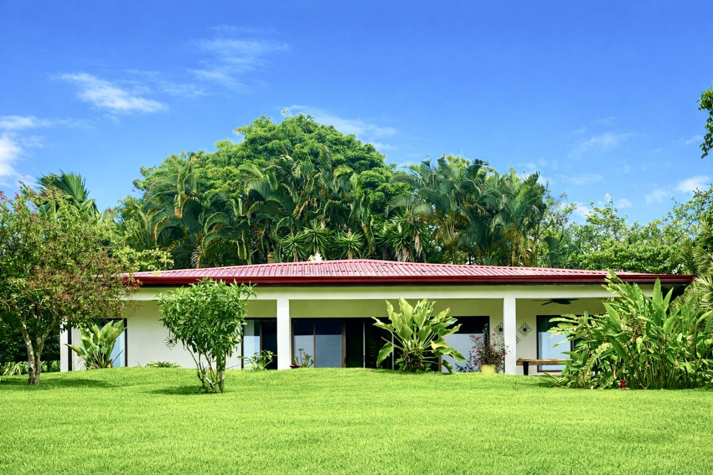 Beautiful and Exceptionally Private Lake Arenal Home with Lake &amp; Volcano Views