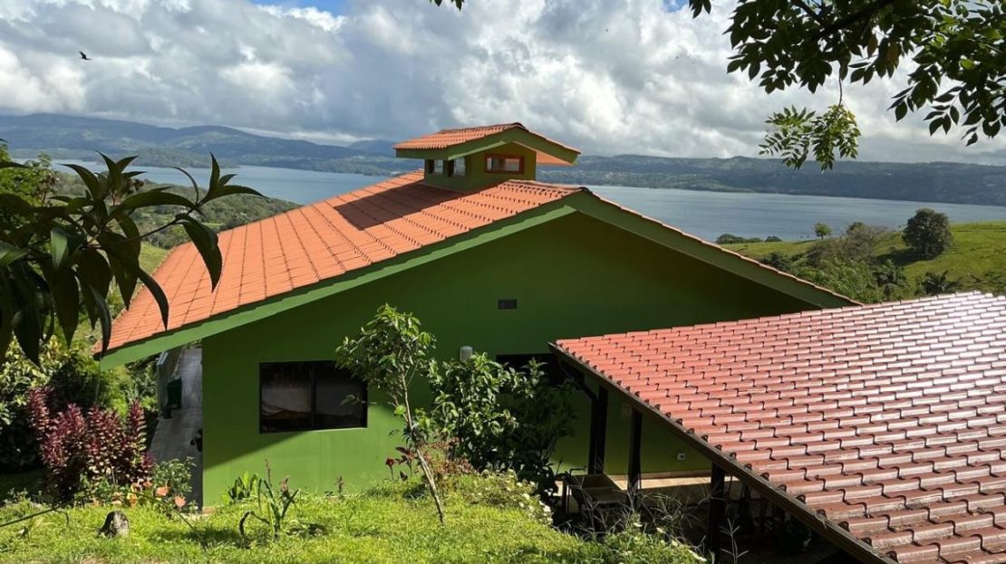 Luxury lake view mountain villa