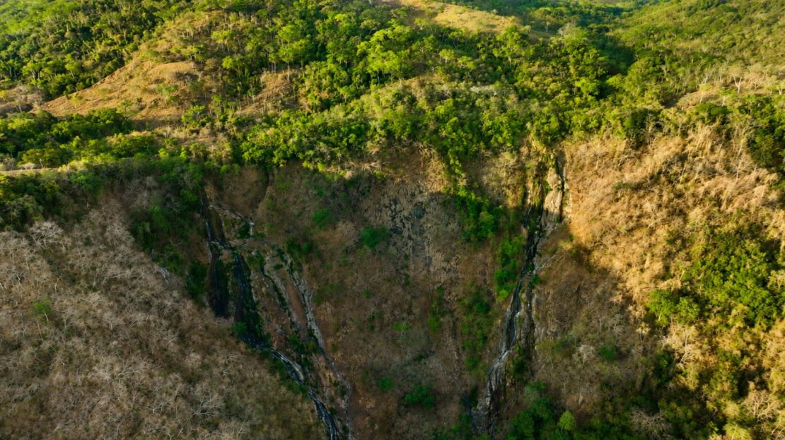 Expansive 32 Hectare Farm with Waterfall & Mountain Views – Cataratas Salto del Calvo - Monte Romo