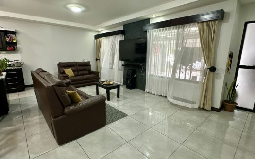 The ideal family home to grow, connect, and thrive in Mercedes Norte, Heredia