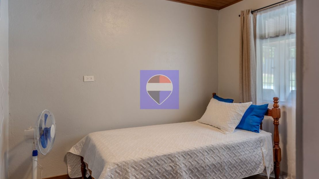 200 m² Lot |