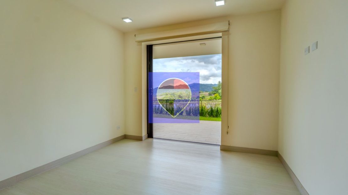 Maria Apartment – El Canal Condominium