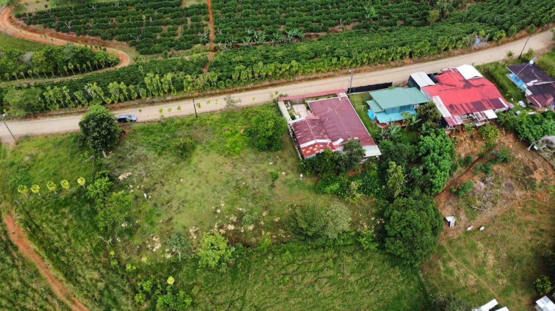 For Sale - 1752 M² Lot In Santa Elena