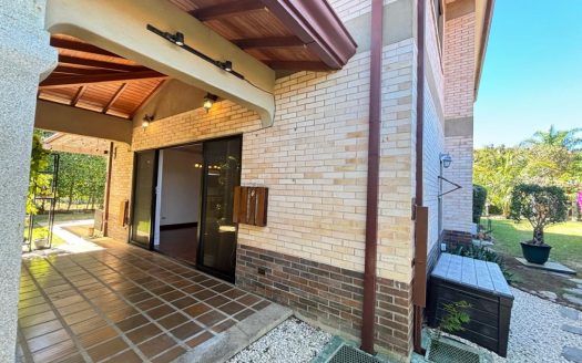 House for Sale, Cul-de-Sac Residence | Puerta de Hierro, Santa Ana