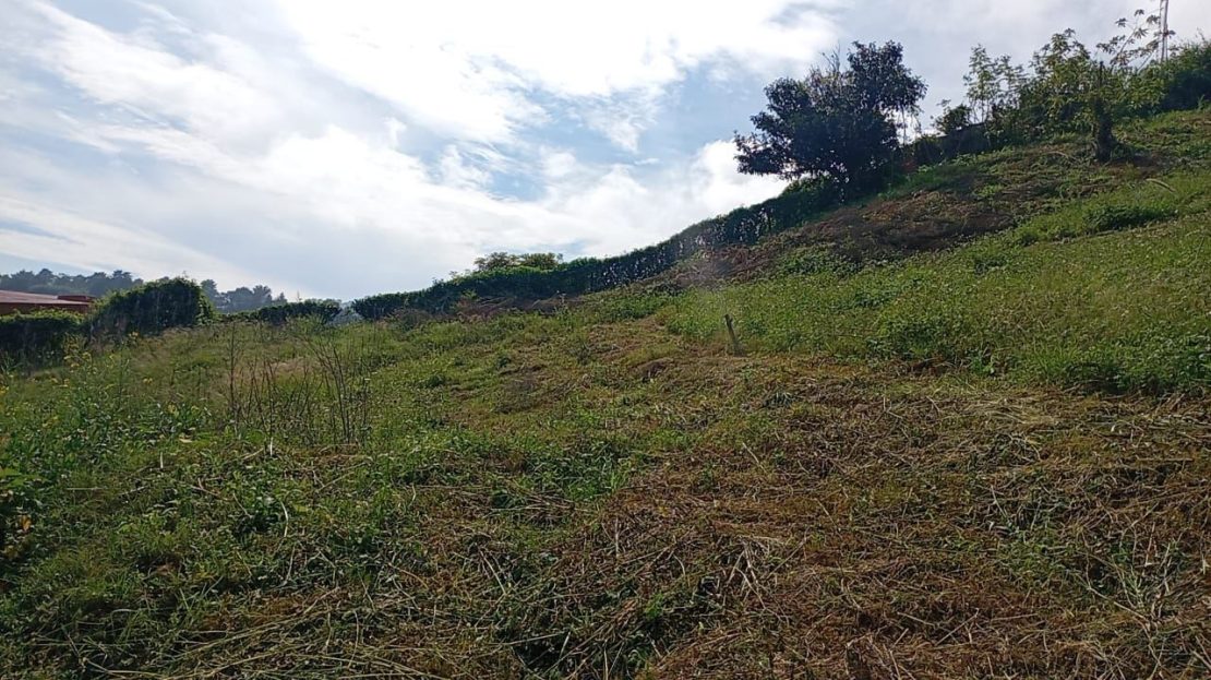 Lot for sale. Excellent view of the central valley.
