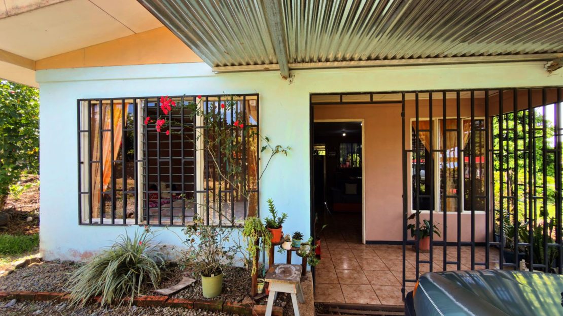 Rural Home with a Peaceful Atmosphere in Playa Verde