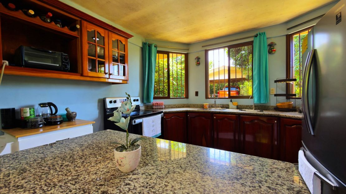 Multi-Home Property for Sale: 9