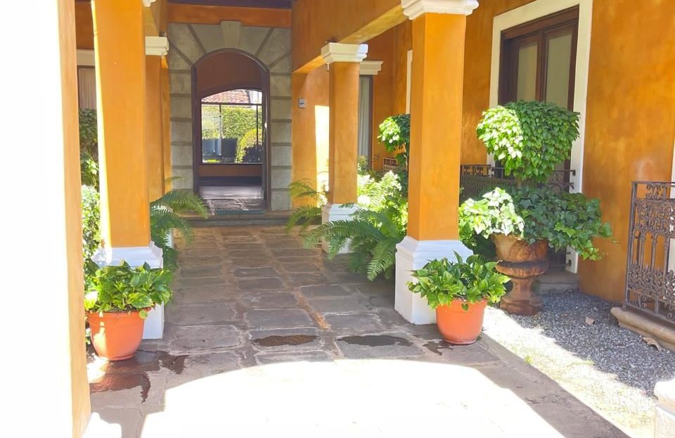 HOUSE FOR SALE Spectacular Spanish colonial style in San Rafael Alajuela