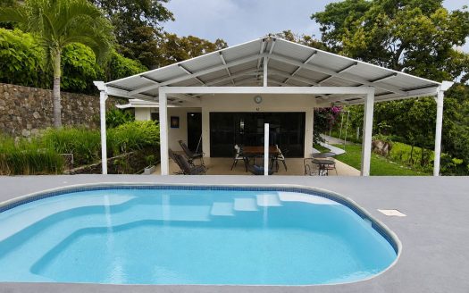 Bungalow with pool in Vistas Guacimo of Atenas