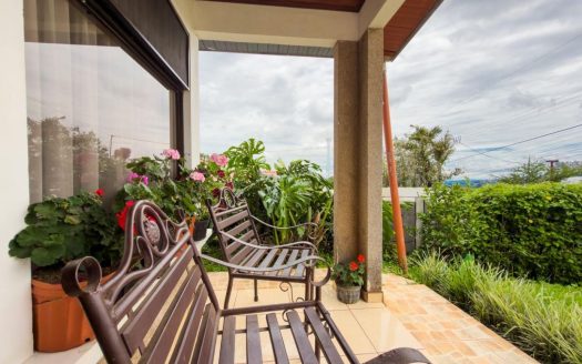 Land-Value Opportunity in Coveted San Isidro de Grecia