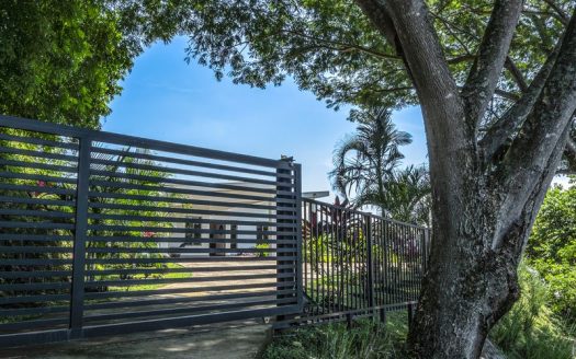 Spacious 3-Bedroom Home in Roca Verde, Atenas