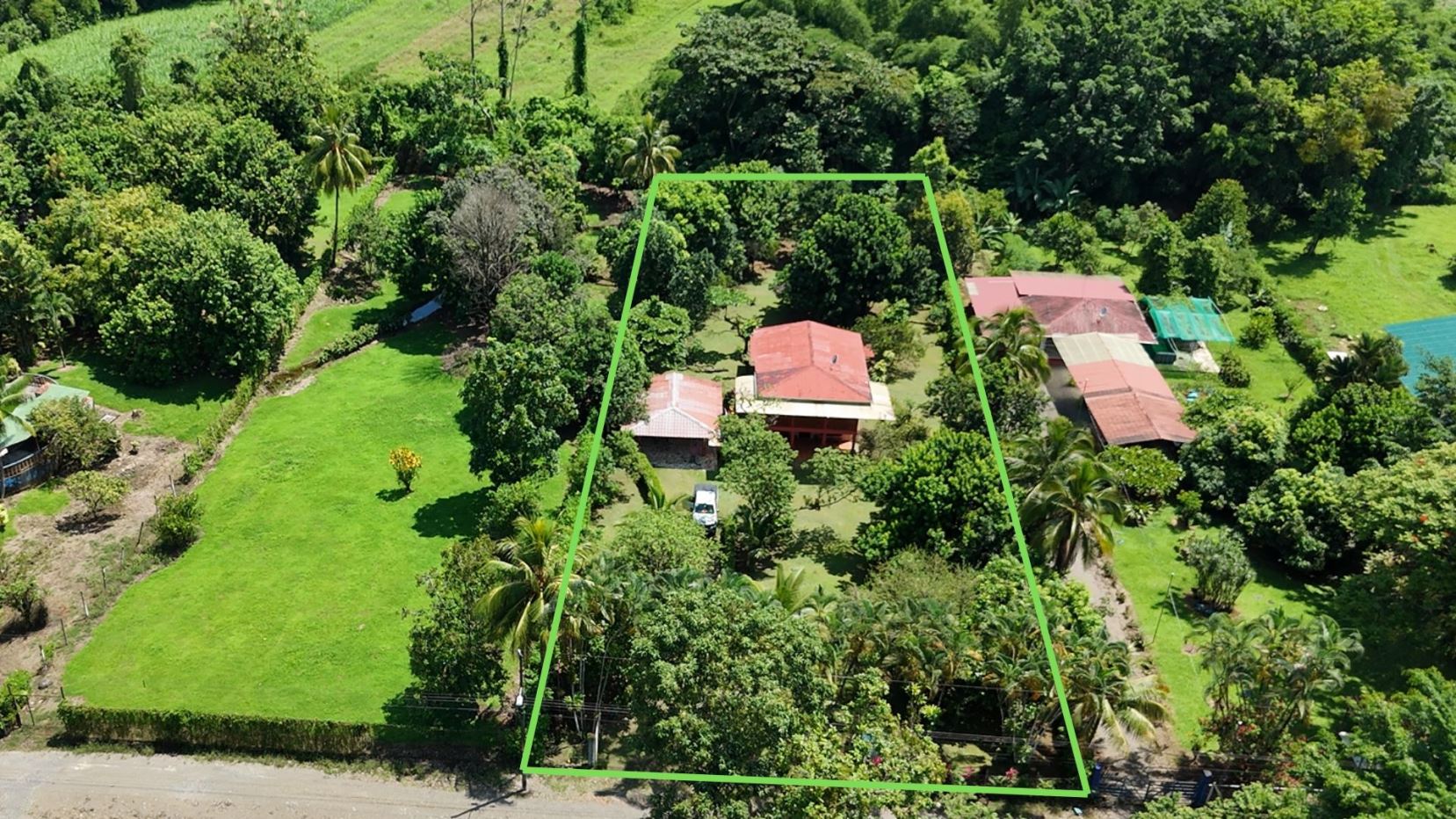 Incredible Country Estate in Sarapiqui! 2-Story House on an Expansive 31,377 Sq Ft Lot – Residencial Beula