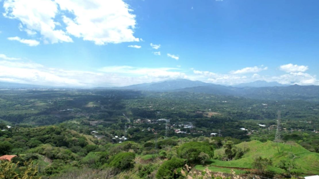 The top lot in Atenas' most exclusive community Roca Verde