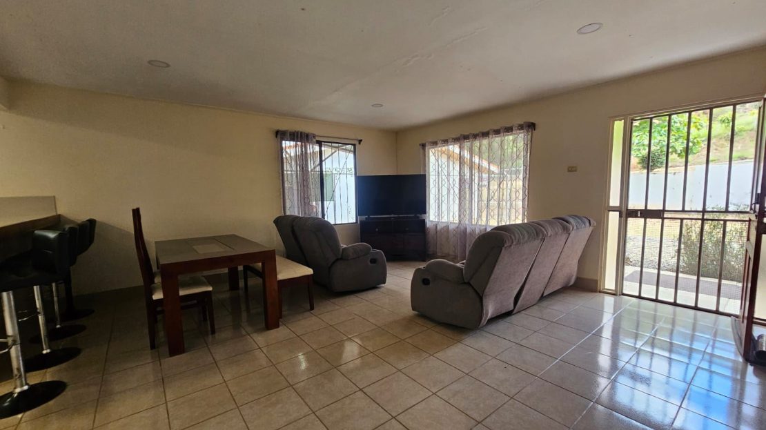 Furnished Home in Mercedes