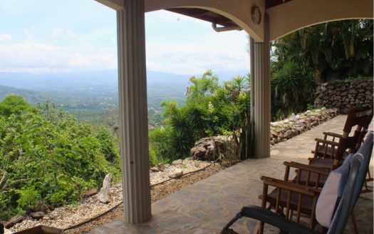 Amazing view home located in Vista Atenas
