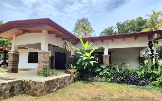Casa Níspero – Private Nature Retreat with Volcano Views | Furnished Rental in Atenas, Mercedes