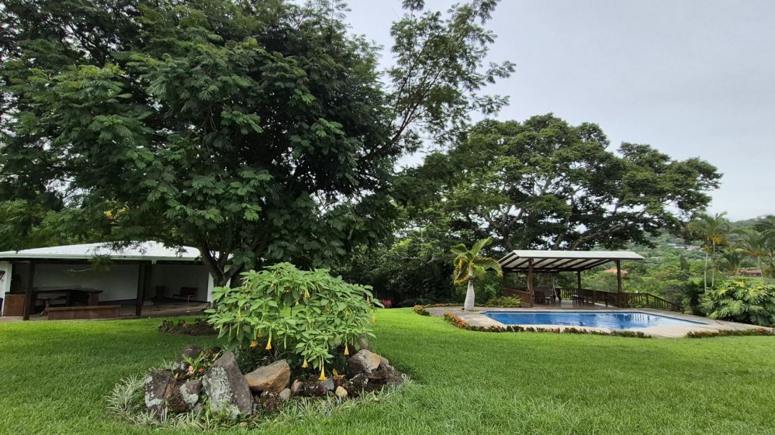 Private Colonial Retreat with Pool & Mountain Views | Furnished | 15 Minutes from Atenas
