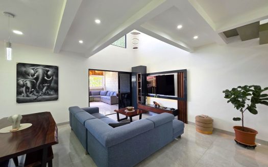 Luxury-Style Home with Mountain Views & Premium Finishes in Alajuela