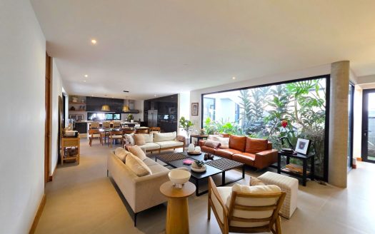 Contemporary Elegance in Francosta | An Exceptional Residence in the Heart of Heredia | 6 Bedrooms with En-Suite Bathroom