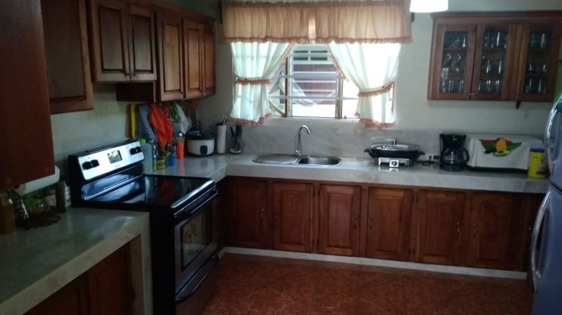 Nice property for sale in Atenas