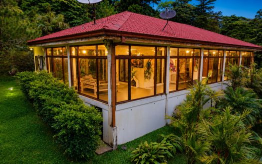 Casa Solano – A Distinctive 3BR 2 BA Designer Home in Lake Arenal Guanacaste