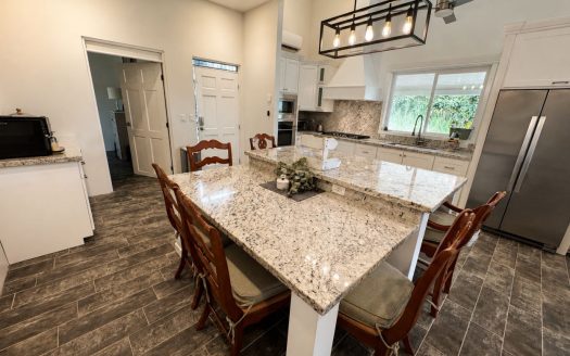 Modern Home with Independent Apartment in La Tigra, San Carlos Near La Fortuna