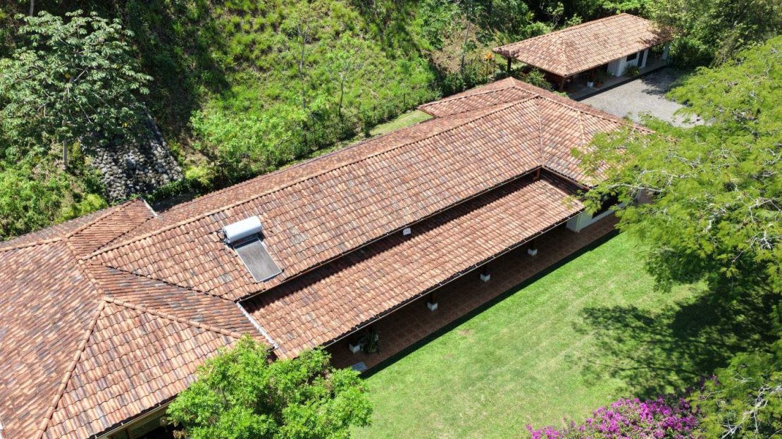Hacienda Atenas home and guest home in a beautiful park-like setting with added pool area
