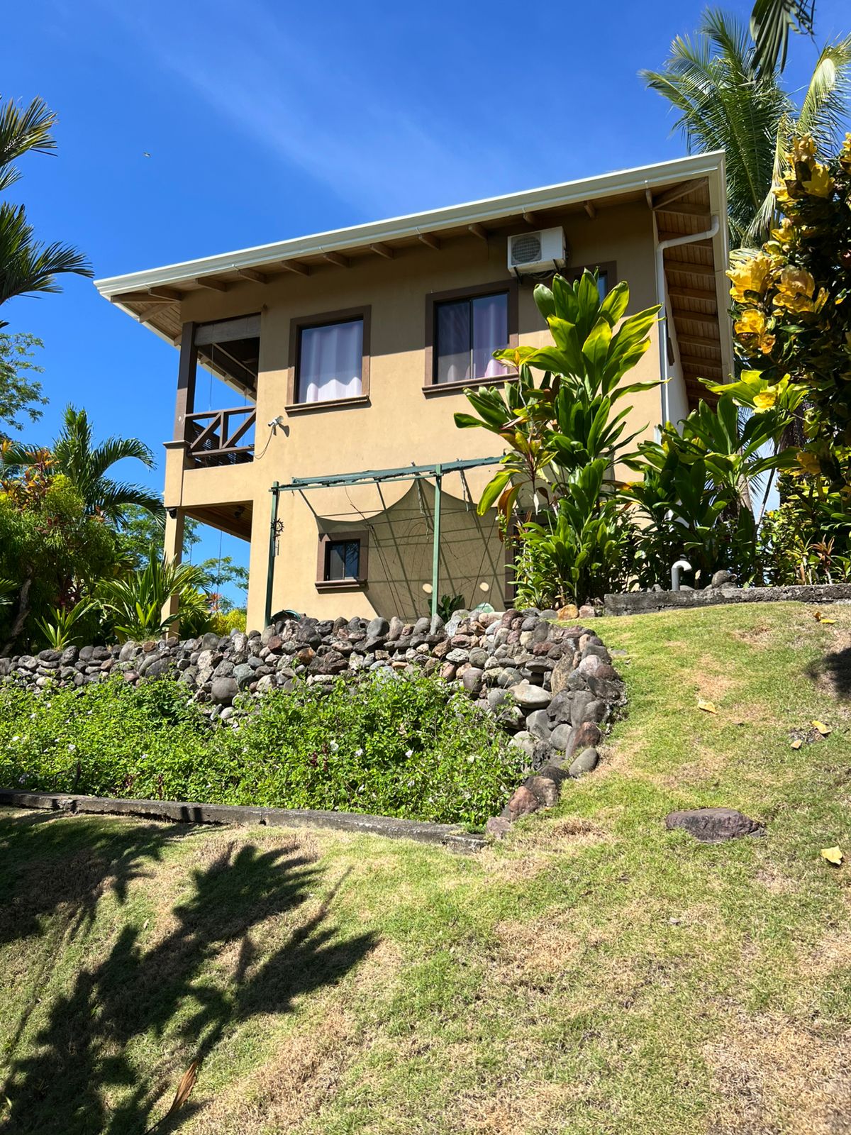 Great opportunity 3 Bed 3 Bath Home in Playa Hermosa – Loma del Mar