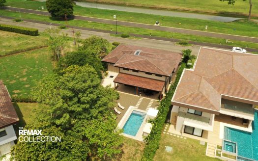 Lakefront Duplex for Sale at Místico