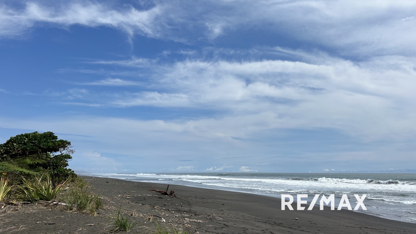 Hermosa Beachfront Lot Titled ! With water AND electricity available!