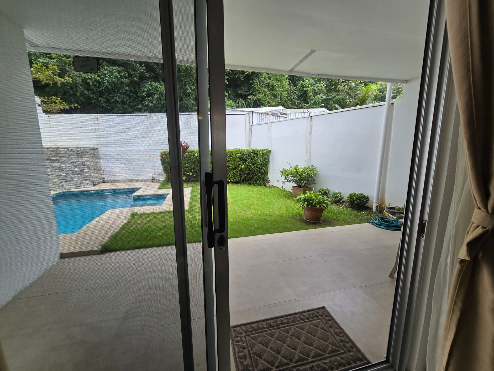 Herradura Beach Tropical Retreat Three-Bedroom House