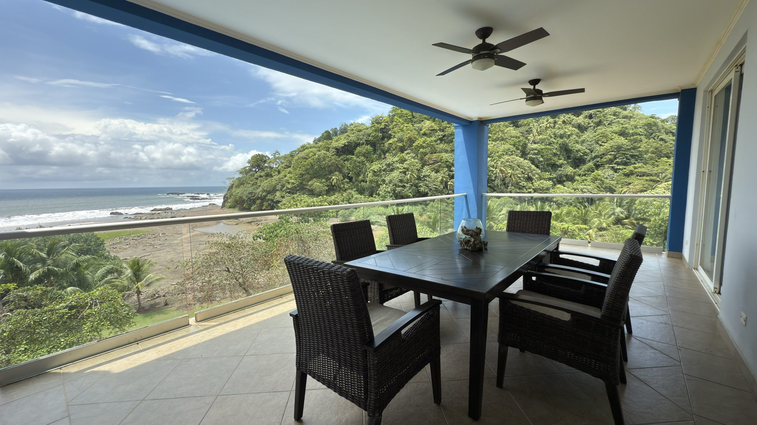 Oceanfront Haven / Breakwater Point, Jaco Beach