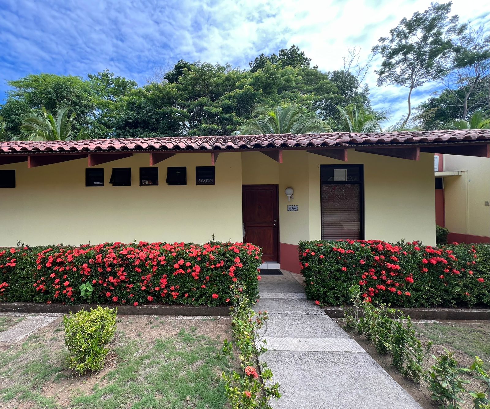 Beach Condo in Jacó Princess 1 Bed | 1 Bath | Fully furnished