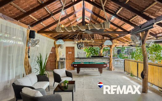 Beachside Hotel for Sale | Jaco Center