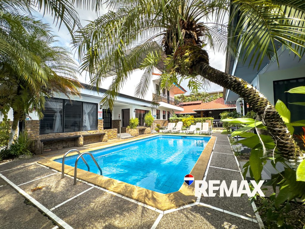 Beachside Hotel for Sale | Jaco Center