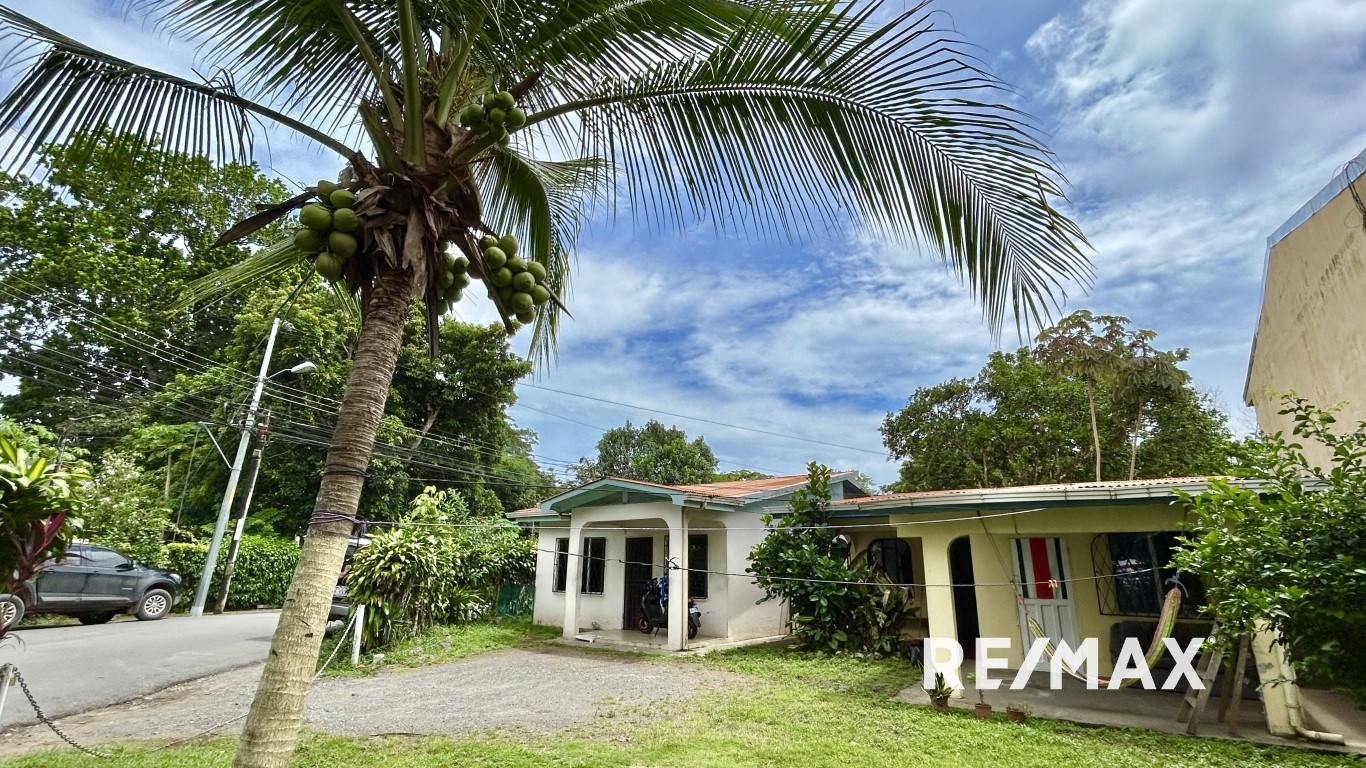 Amazing Location, Corner Lot with MULTI-FAMILY property | Downtown Jaco!