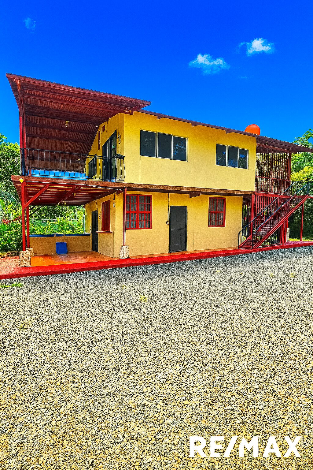 Large lot | Duplex | Expansion potential