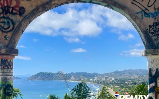 Miro Jaco Villa – Unique Architecture & Seller Financing